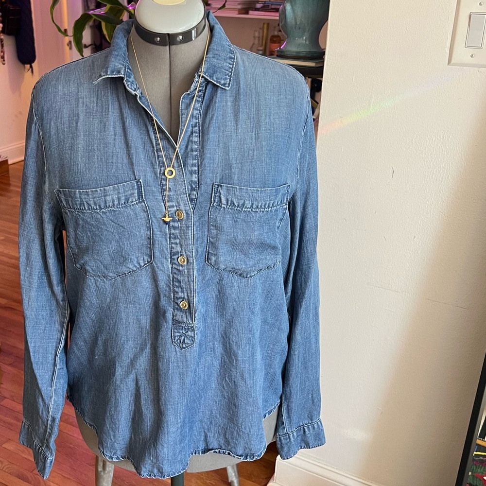 Anthropologie Cloth & Stone Chambray Half-Button Up Top, Large